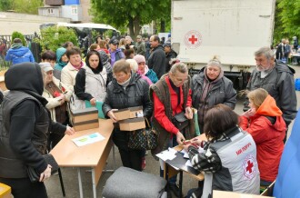 Providing support to evacuees at the border of Kharkiv Oblast – east Ukraine